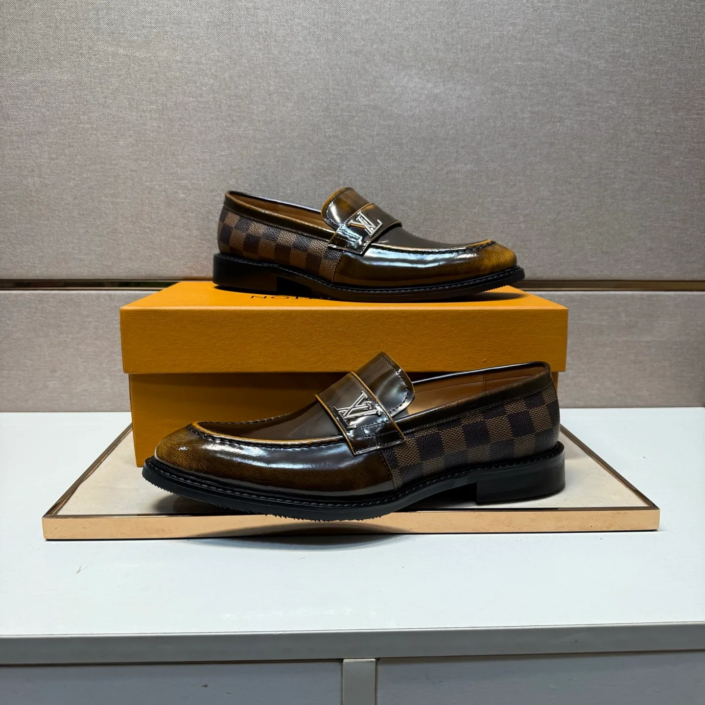 Men's men's shoes 💰pp462【LV～】Men's casual leather shoes 2025z cabinet sales simultaneously 🔶Size: 39-44#️⃣ 🔷2 colors🔜The upper is made of multi-material splicing➕Cow leather lining, comfortable and breathable, sole: original comfortable and wear-resistant outsole, ⚠️real thing📱photographed🎬real thing is better📢📢📢